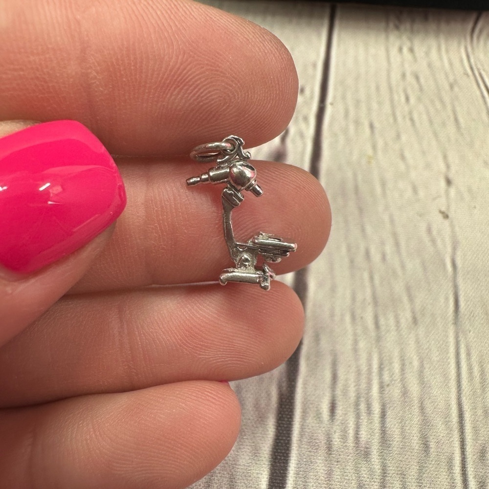 Sterling Silver Microscope charm stamped STER - Picture 4 of 8